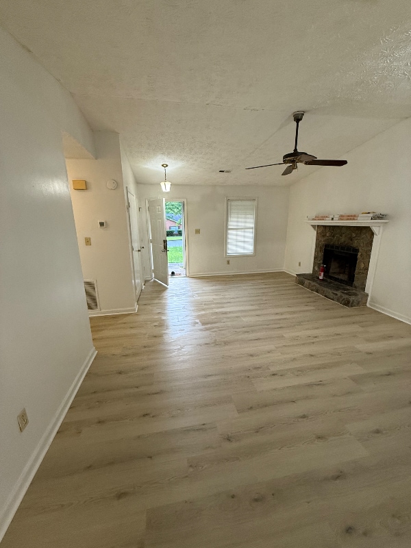 Building Photo - 5677 Williamsburg Trce Rental