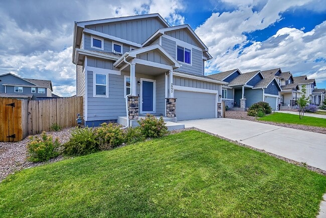 Building Photo - $2,300.00, 3 Beds, 2.5 Baths, Single Famil...