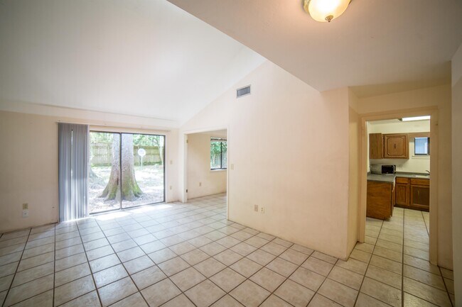 Photo - 8 NW 24 St