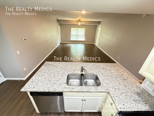 Photo - 2615 Fair Oaks Dr
