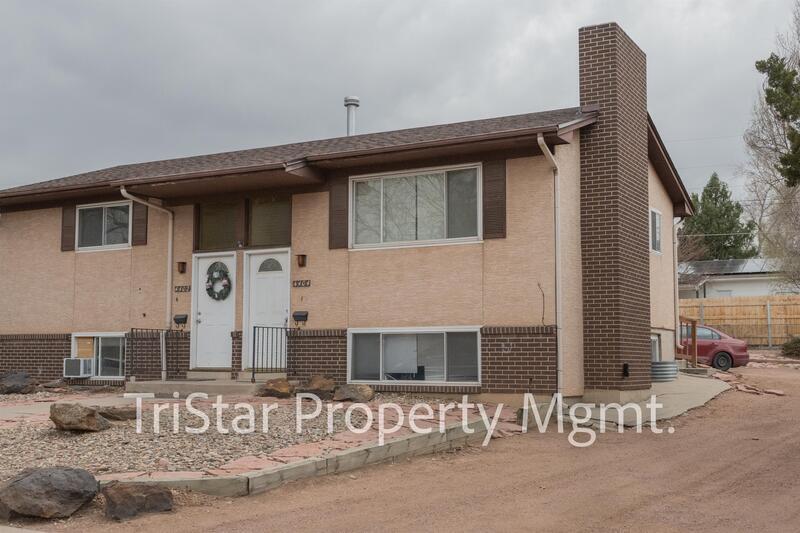 Photo - 4404 North Chestnut Street - 1
