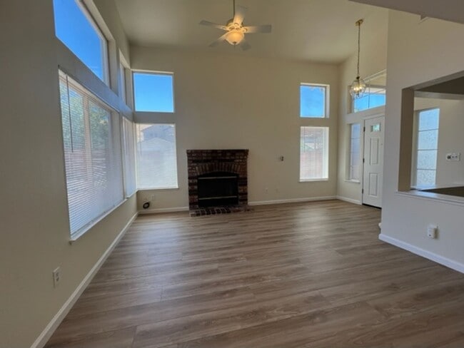Photo - Beautiful 3 Bedroom 3 Bathroom on Large Corner Lot