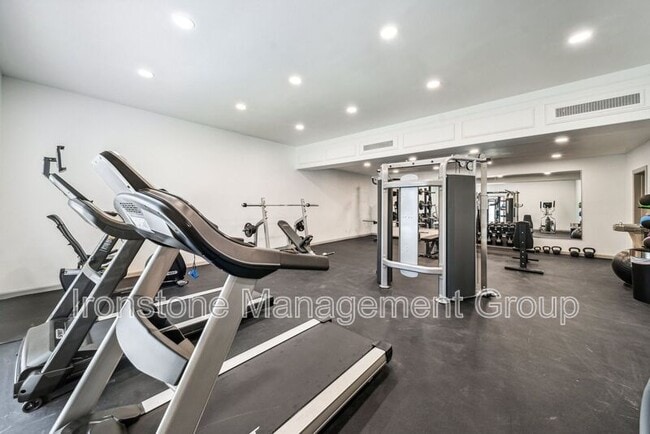 Photo - 4519 E 31st St