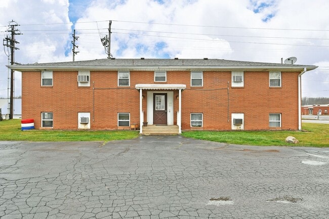Building Photo - Joslynn Properties LLC-560 Unit #2