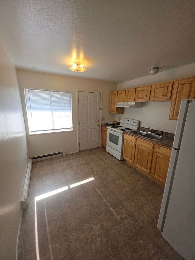 2854 Elm Cir Unit 7