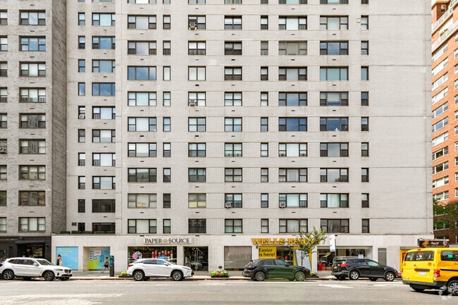 Photo - 196 E 75th St