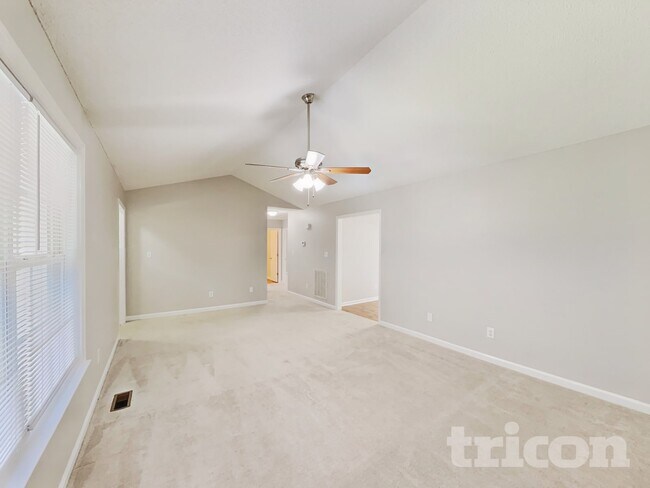 Photo - 149 Cambridge Elm Dr