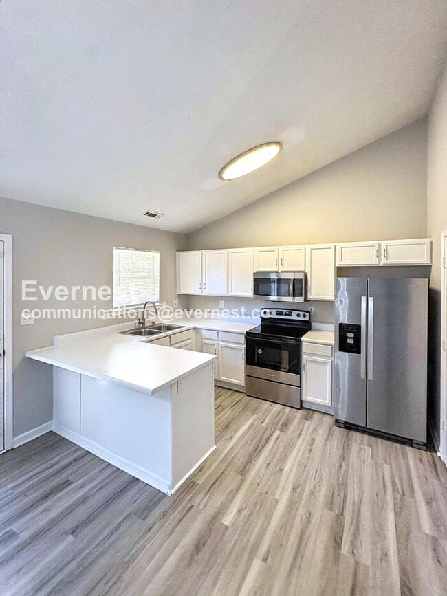 Photo - 7011 Regency Ln