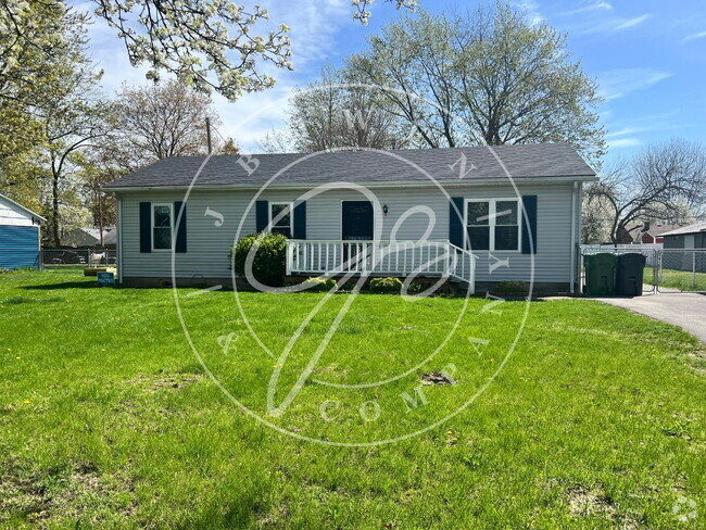 Building Photo - "Charming 3-Bedroom Home with 2 Full Baths...