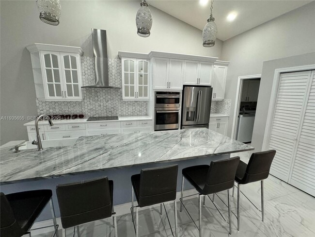 Photo - 652 W Palm Aire Dr