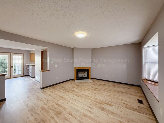 Photo - 1361 Eastwick Way