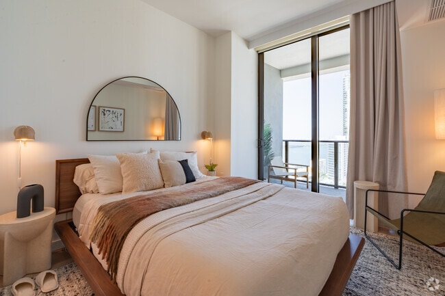 2BR, 2BA - 977SF - Bathroom