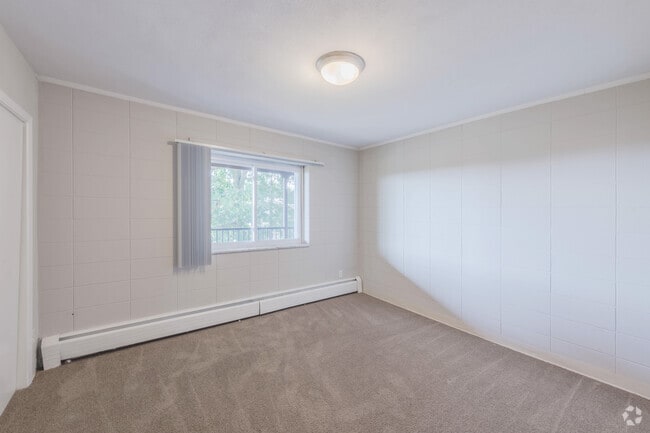 2 BR, 1 BA