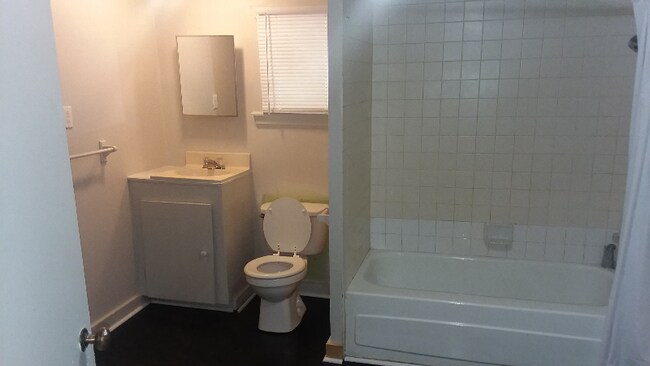 Photo - 704 Violet St Unit A