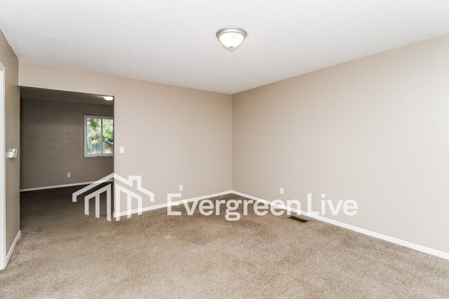 Photo - 1608 Carriage Dr