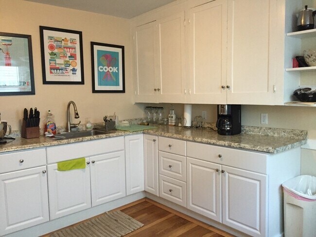 Photo - 258 Robbins St Unidad A