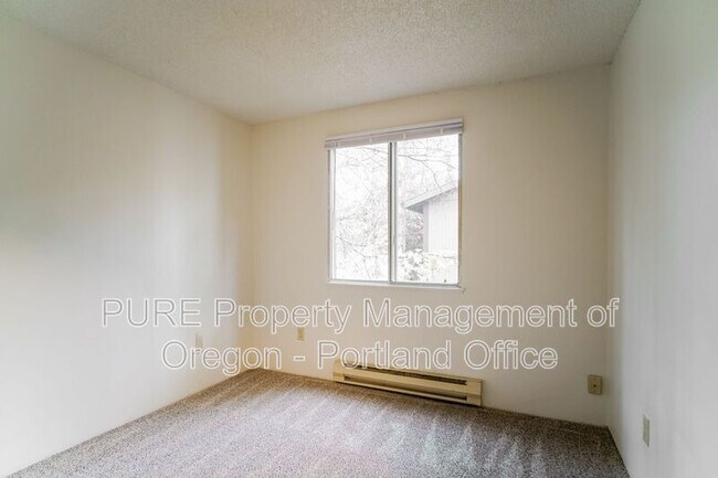 Photo - 14128 NE Sandy Blvd