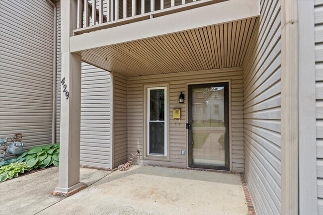 Photo - 429 NE Russell St