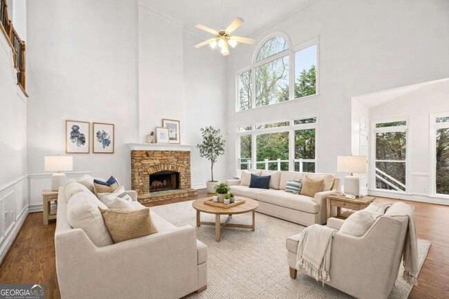 Photo - 1158 Queensgate Dr SE