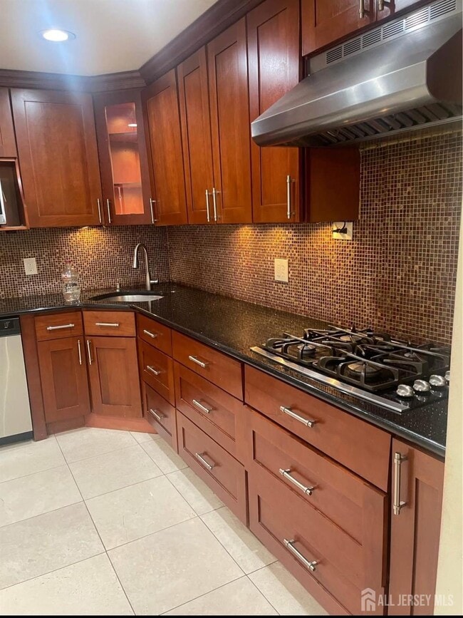 Photo - 254 College Dr