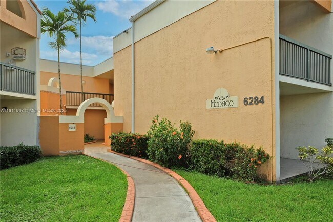 Photo - 6284 NW 186th St Apartamento Unidad 208