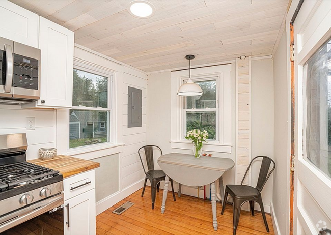 Building Photo - 15 Buist Ave Rental