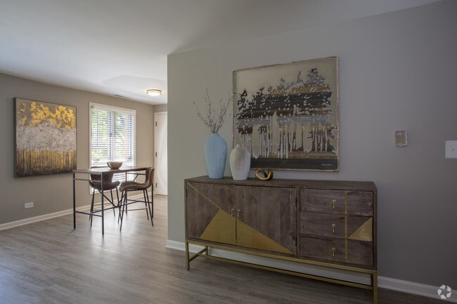 3BR,2BA,1590SF