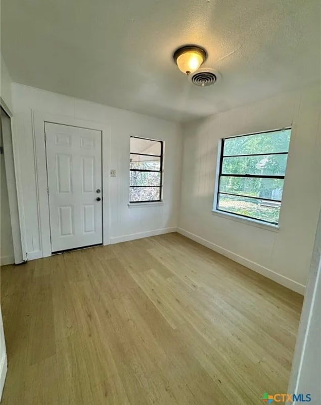 Photo - 1101 Hall Ave Unidad B