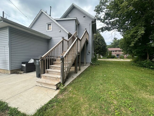 Building Photo - 103-105 S Harrison St Unit 105