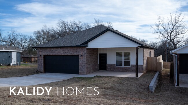 Photo - 308 W 3rd St