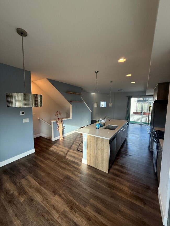 Photo - 1053 Eaton St