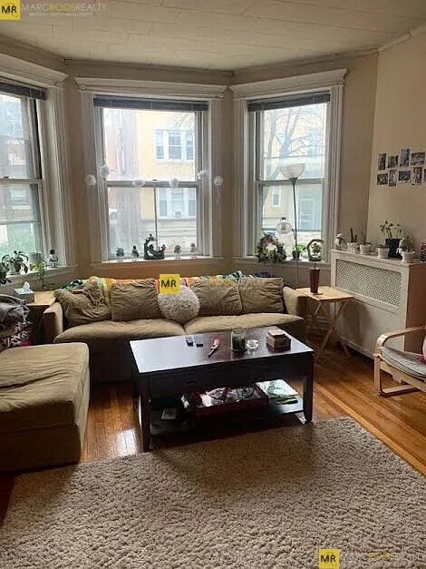 Building Photo - 12 Euston St Unit 1