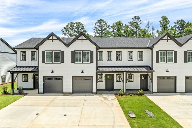 Building Photo - 1ST MONTH FREE!!