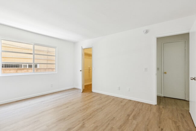 Photo - 8800 Cedros Ave Condo
