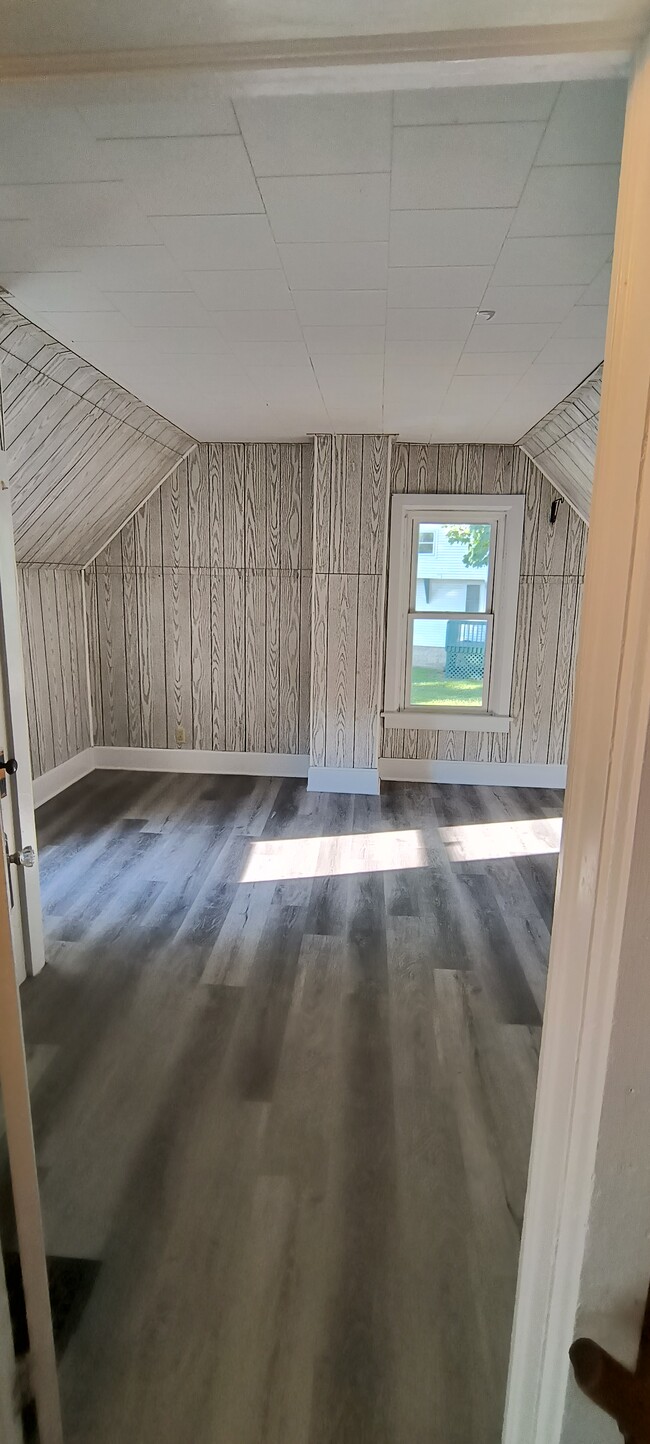 Photo - 90 N Hickory St