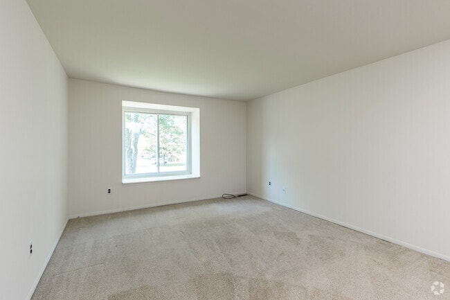 2BR, 1.5BA - 1120SF - Primary Bedroom