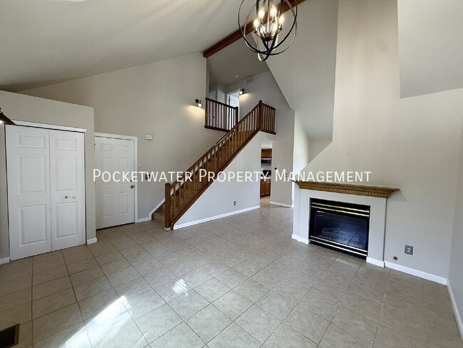 Photo - 575 Spruce Cir