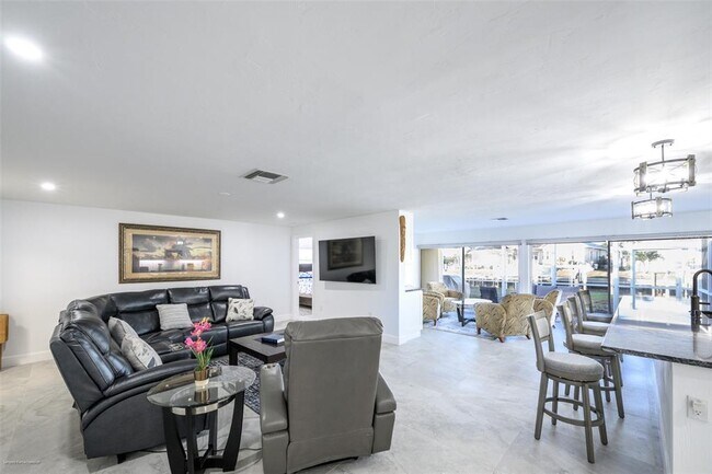 Photo - 149 Crescent Dr