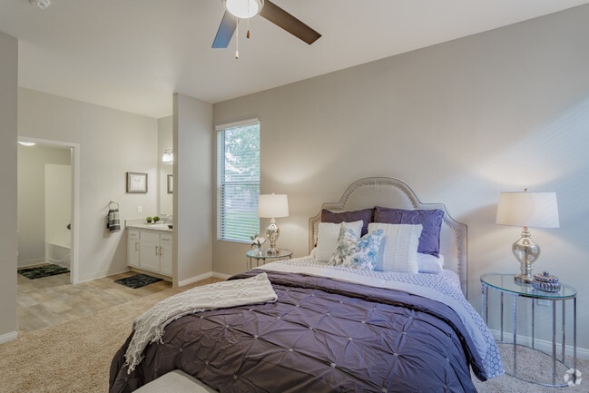 2BR, 2BA - 1,121 SF "The Ridge"