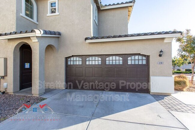 Photo - 905 S Canal Dr
