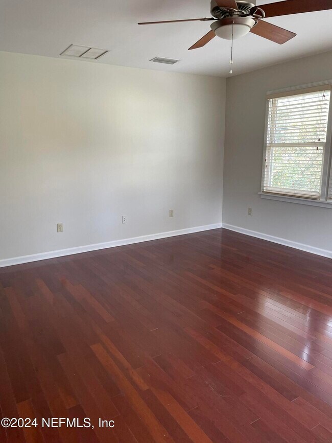Photo - 1342 N Laura St
