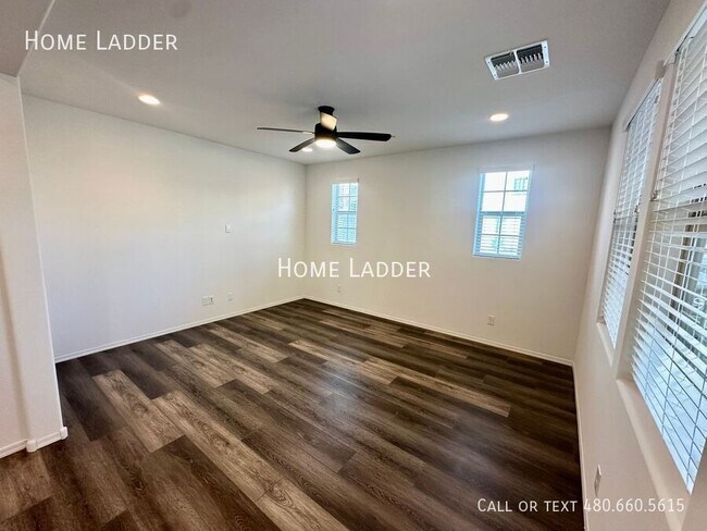 Photo - 1714 E Hampton Ln