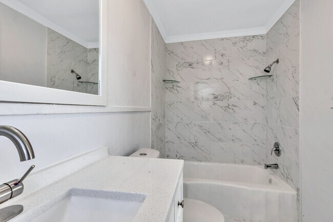 Photo - 305 N Robinson St Unit D