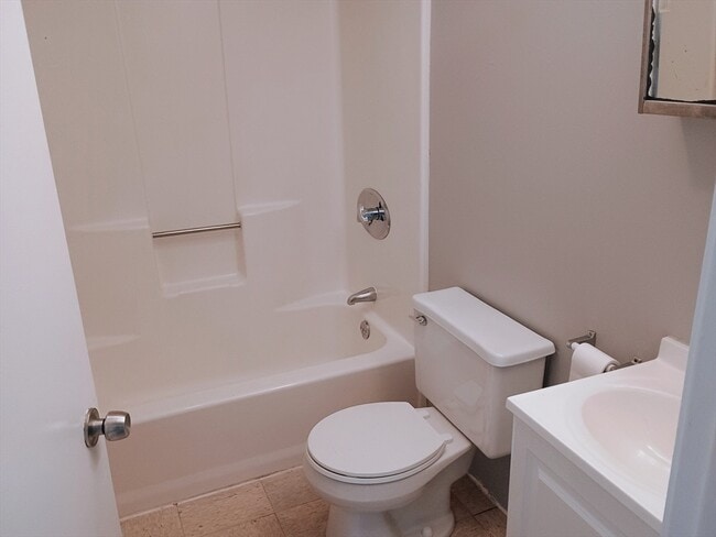 Photo - 185 High St Unit 2L