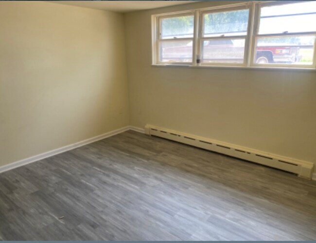 Photo - 1069 Burnham Ave