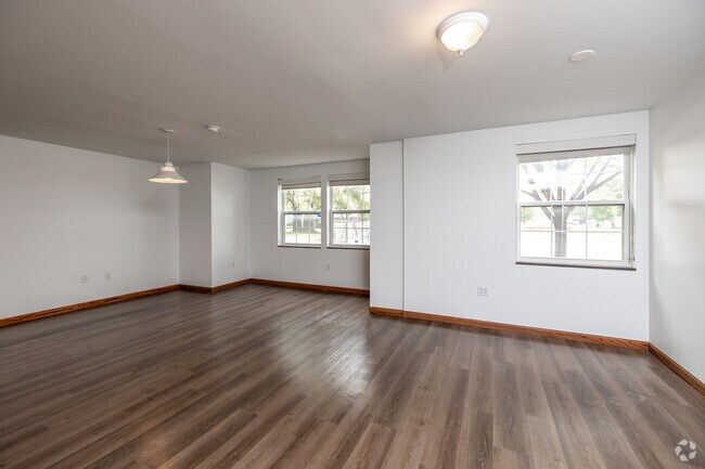 2BR, 2BA - Living Room - Nemitz Hall