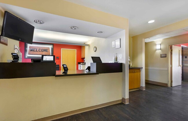 Photo - Furnished Studio-Phoenix - Biltmore Apartment