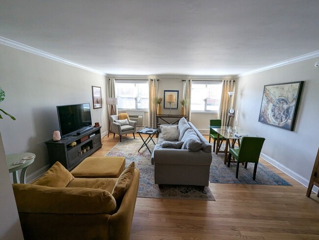 Stylish Furnished Lincoln Square 1 Bedroom - Stylish Furnished Lincoln Square 1 Bedroom Condo Unit 2G