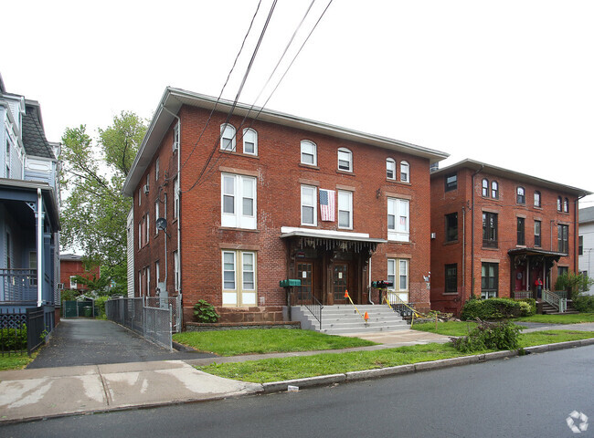 Building Photo - 30 Madison St Rental