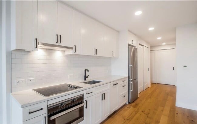 Photo - 1211 Van St SE Unit 405